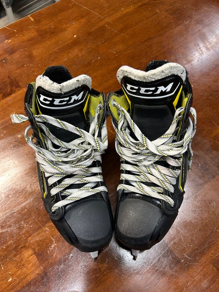 CCM Super Tacks 9380 Hockey Goalie Skates Regular Width 8 (Used)