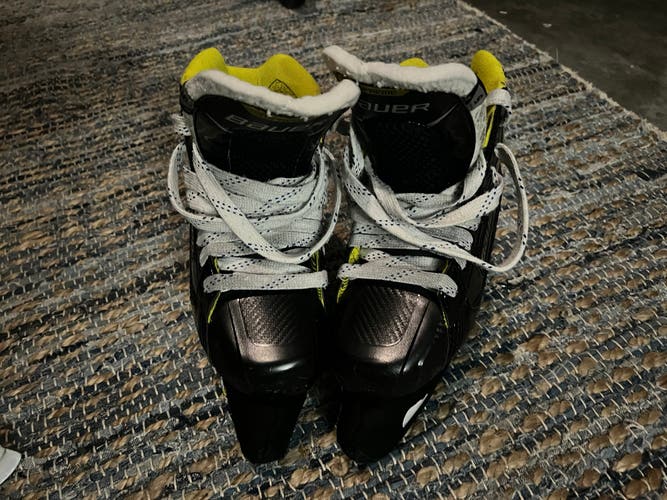 Bauer Supreme 3S Hockey Goalie Skates Regular Width Size 5 (Used)