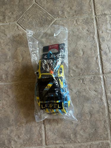 NEW Level Race Gloves size 7,5