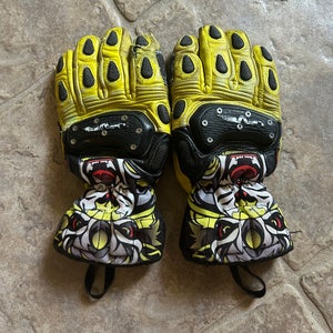 Race Level Gloves size 8