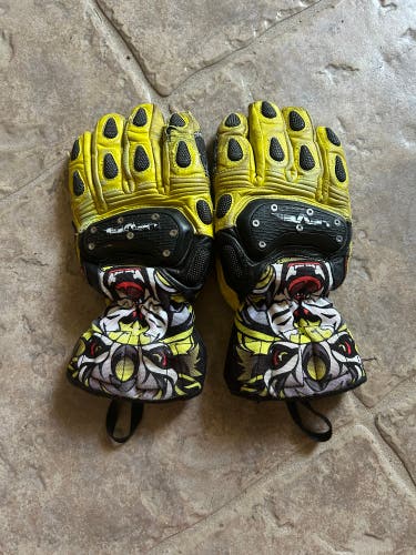 Race Level Gloves size 8