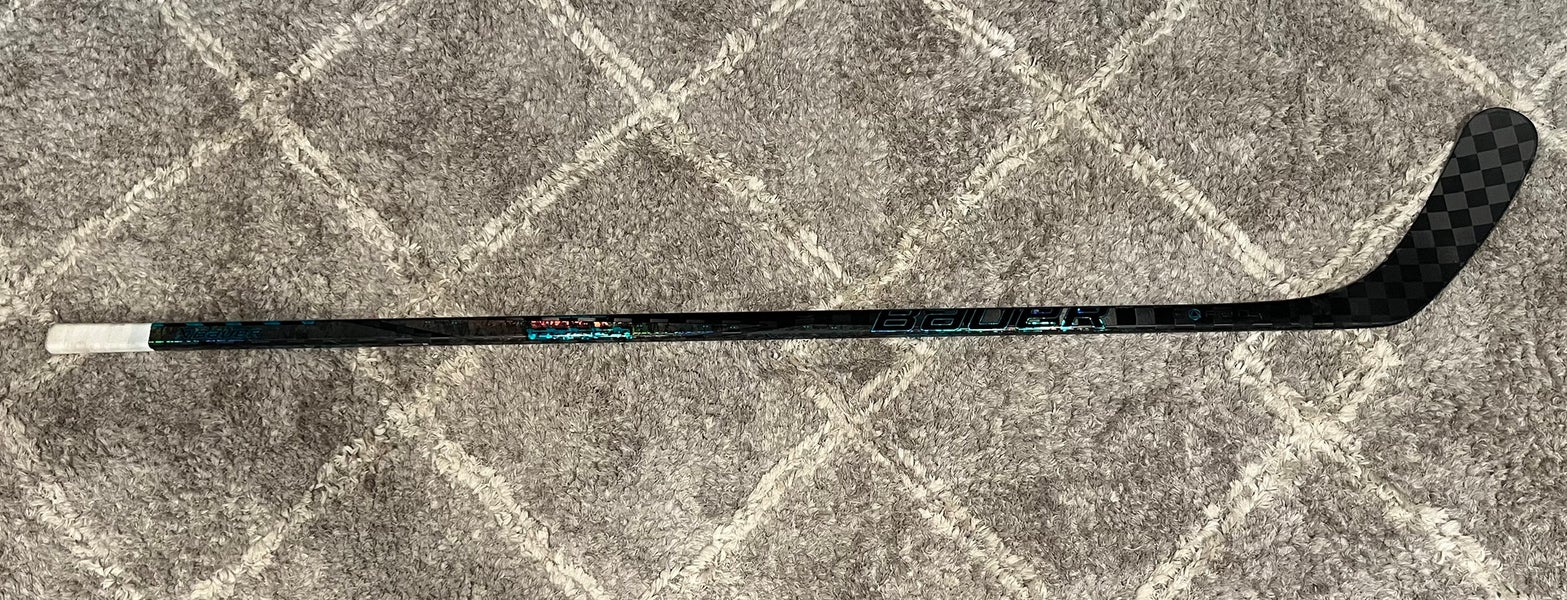Used Bauer Twitch Left Hand P92 70 Flex Stick