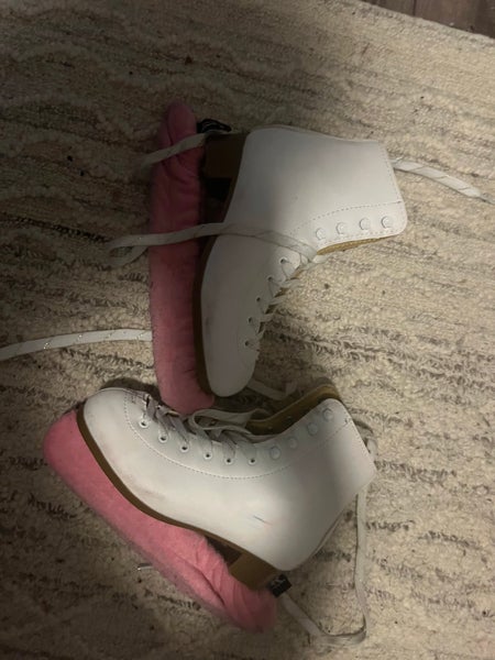 Figure skates Size 4