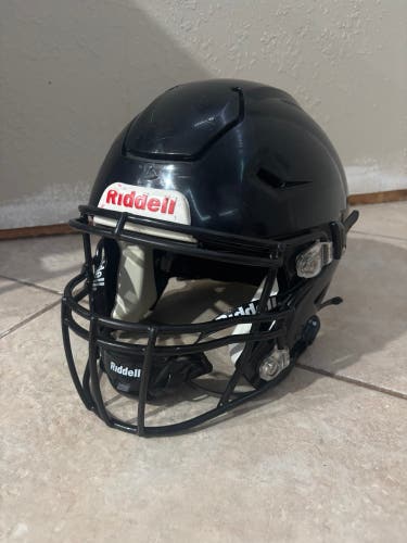 Lightly used. Adult Extra Large Riddell Speedflex Diamond Helmet (Used)