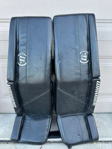 28” Warrior Ritual G5 Jr. goalie leg pads