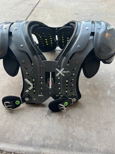 Small Adult Xenith Shoulder Pads (Used)