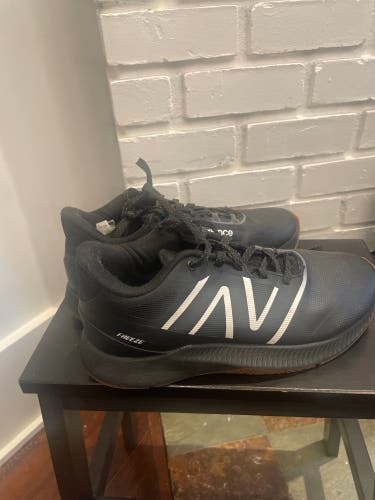 Black Unisex Adult Size M 8.5 (W 9.5) New Balance (Used)
