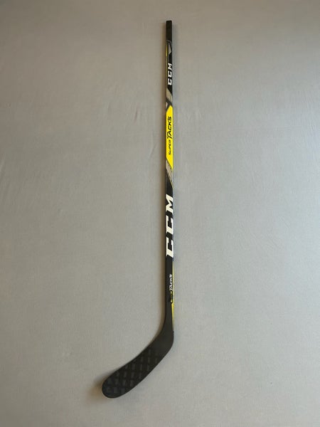 Like New 85 Flex P28 Senior CCM Super Tacks Right Handed Pro Stock Hockey Stick