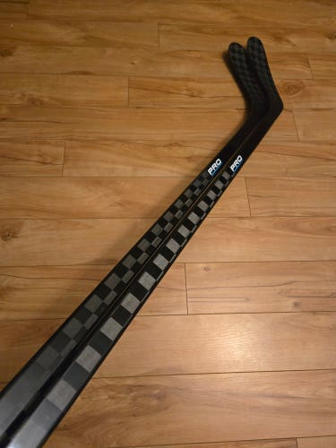 2-pack PRO Hockey Sticks: Left 85 Flex Zegras Curve