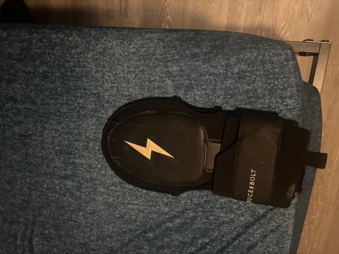 Black Senior Sliding Mitt (Used)