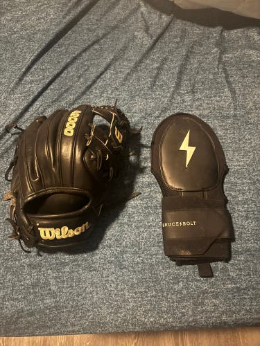 Wilson RH Infield A2000 Baseball Glove 11.5" (Used)