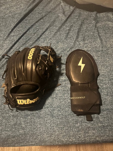 Wilson RH Infield A2000 Baseball Glove 11.5" (Used)