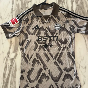 Davies 19 2025 FC Bayern BSTN Jersey