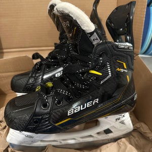 Bauer Supreme M5 Pro Hockey Skates Regular Width Size 2 (Used)