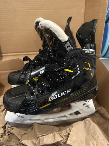 Bauer Supreme M5 Pro Hockey Skates Regular Width Size 2 (Used)