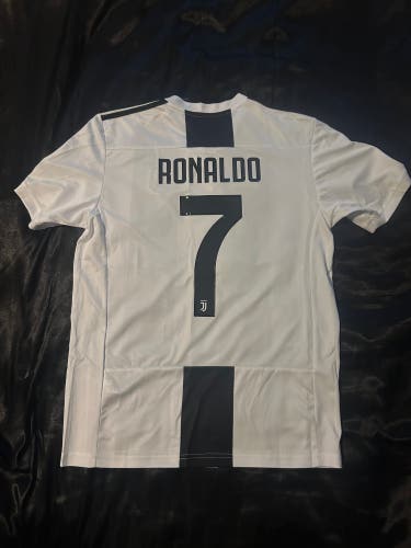 2018/2019 Juventus Home Kit Ronaldo 7 NWT soccer jersey, football kit