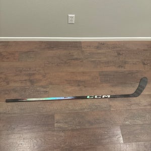 Intermediate CCM JetSpeed FT8 Pro Left Hand Hockey Stick P28  (New)