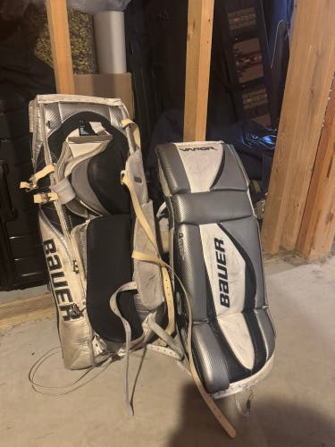 30"  Bauer Vapor Goalie Leg Pads (Used)