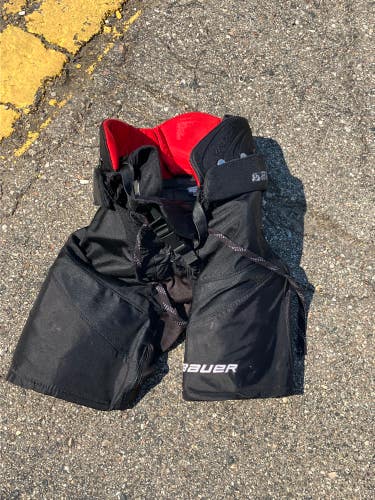 Black Senior Small Bauer Vapor X900 Hockey Pants (Used)