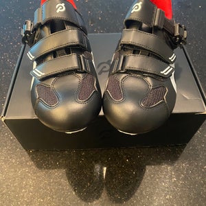Peloton women’s size 40 New bike shoes