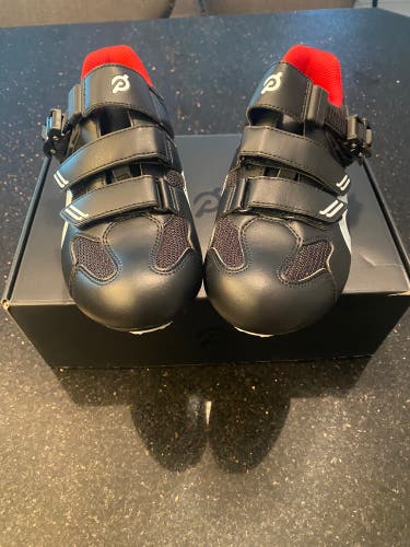 Peloton women’s size 40 New bike shoes