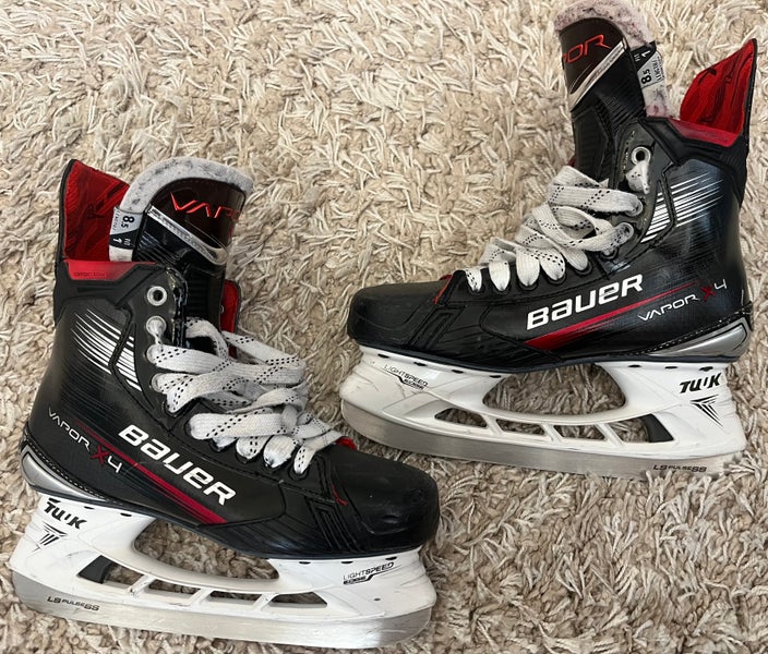 2024 Bauer Vapor 4 Hockey Skates 8.5 (Used)