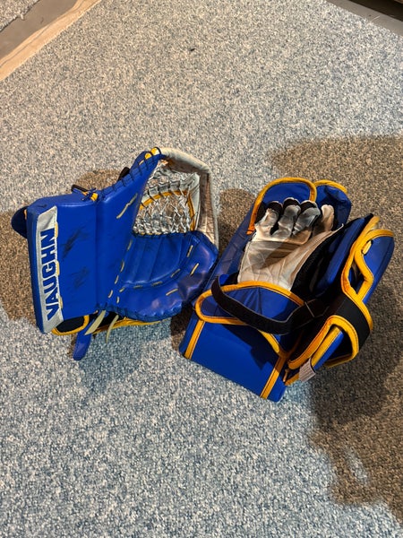 Johnson Heritage Night Vaughn VE8 Glove Set