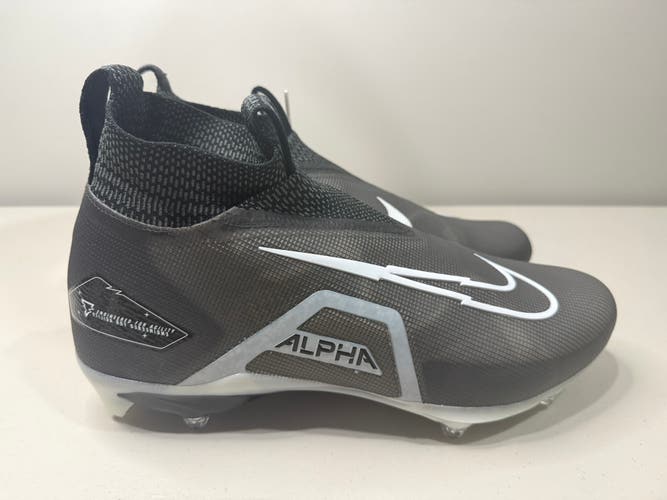 Size 12.5 Men’s Nike Alpha Menace Elite 3 Detachable Football Cleats Black White