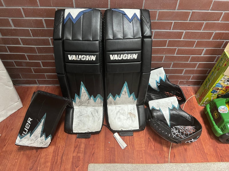 33"  Vaughn Goalie Leg Pads (Used)