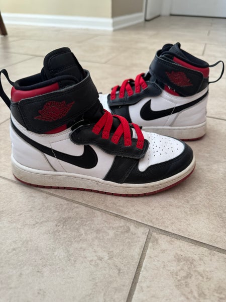 Red kids 4Y (Big Kids / Youth) Youth Air Jordan Shoes (Used)