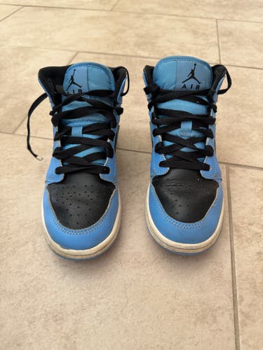 Blue youth 3.5Y (Big Kids / Youth) Youth Air Jordan Shoes (Used)