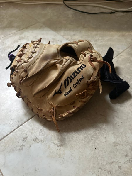Mizuno Pro 33.5" Catcher's Mitt: GMP2-335C
