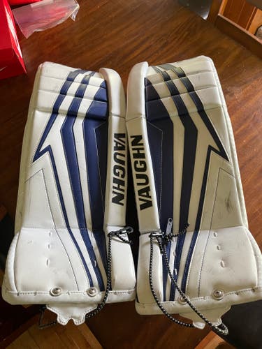 31" Vaughn Velocity V9 Goalie Leg Pads (Used)
