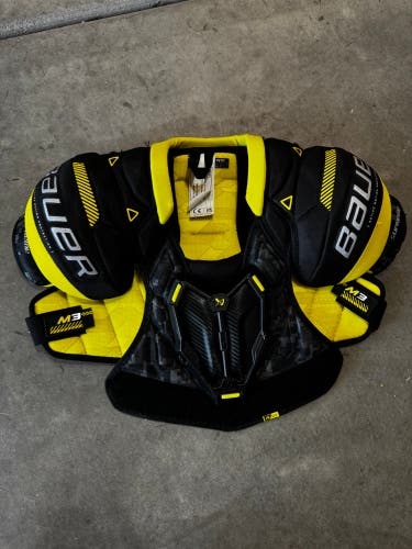Men's Junior Small Bauer Supreme M3 Shoulder Pads (New)