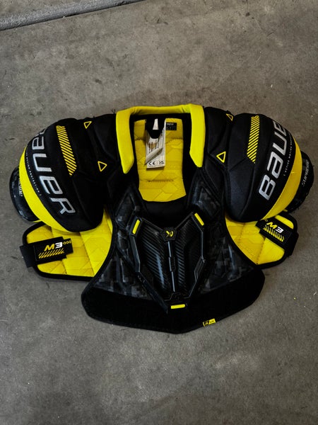 Men's Junior Small Bauer Supreme M3 Shoulder Pads (New)