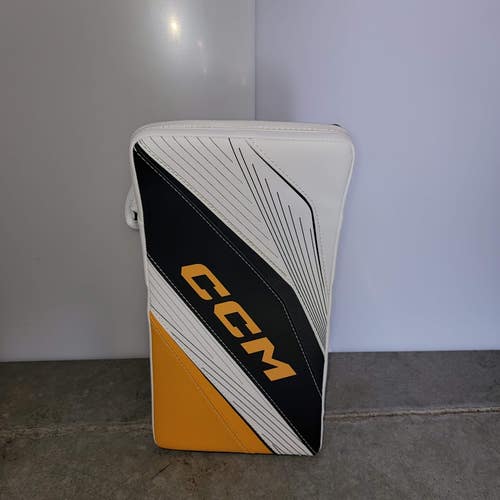 CCM Eflex 6.5 Blocker Regular (New) - Junior