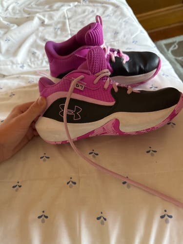 Women's 2Y (Big Kids / Youth) Under Armour Shoes (Used)