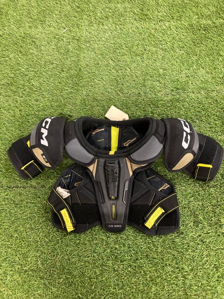 Small Junior CCM TACKS AS 580 Shoulder Pads (Used)