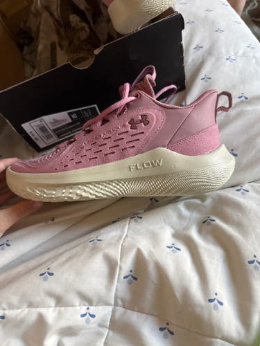 Women's Size M 9.0 (W 10.0) Under Armour Shoes (New)