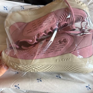 Women's Size M 8.0 (W 9.0) Under Armour Shoes (New)