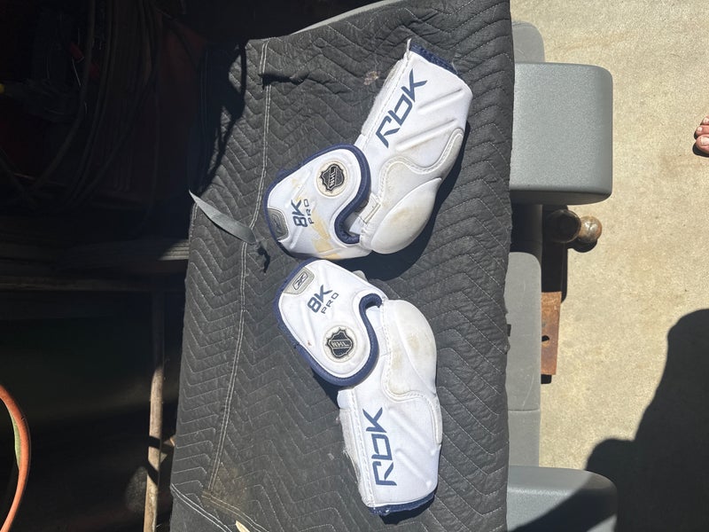 Senior Medium Reebok 8K Pro Elbow Pads Pro Stock (Used)