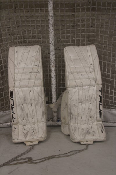 2023 31" True Catalyst 7X3 Goalie Leg Pads (Used)