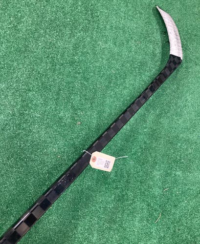 Pro Blackout Hockey Stick P28 | Junior RH Pro Stock