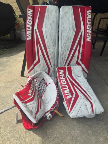 26"  Vaughn SLR3 Regular Goalie Full Set (Used)