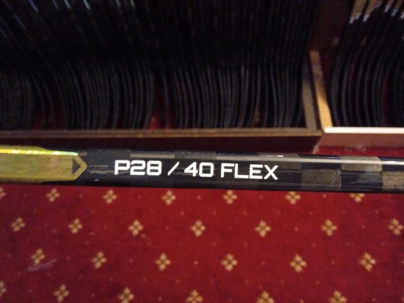 Junior Bauer Proto R Right Handed Hockey Stick P28 40 Flex (New)