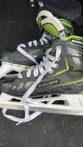 Bauer GSX Hockey Goalie Skates Regular Width Size 5 (Used)