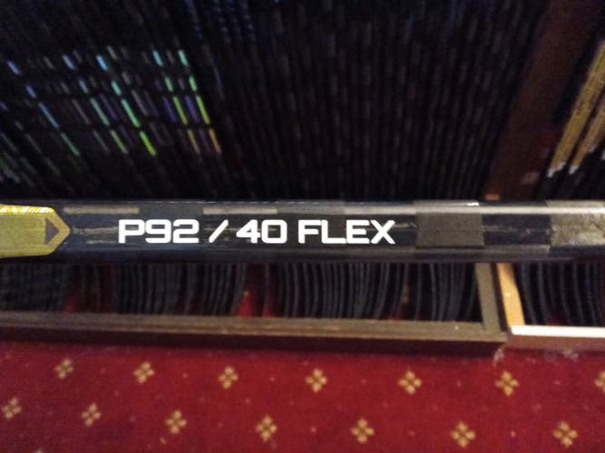 Junior Bauer Proto R Right Handed Hockey Stick P92 40 Flex (New)