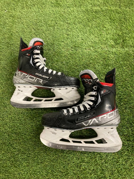 Intermediate Bauer Vapor 3X Hockey Skates Narrow Width Size 5.5 Fit 1 (Used)