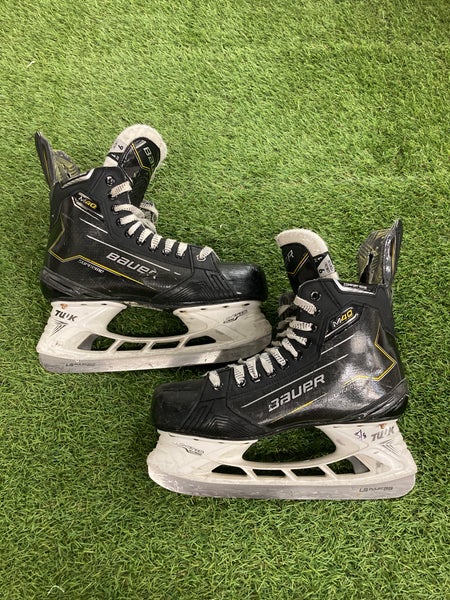 Senior Bauer Supreme M40 Hockey Skates 9 Fit 1 (Used)