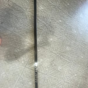 Intermediate Bauer Vapor Hyperlite 2 Left Hand Hockey Stick P28  (Used)
